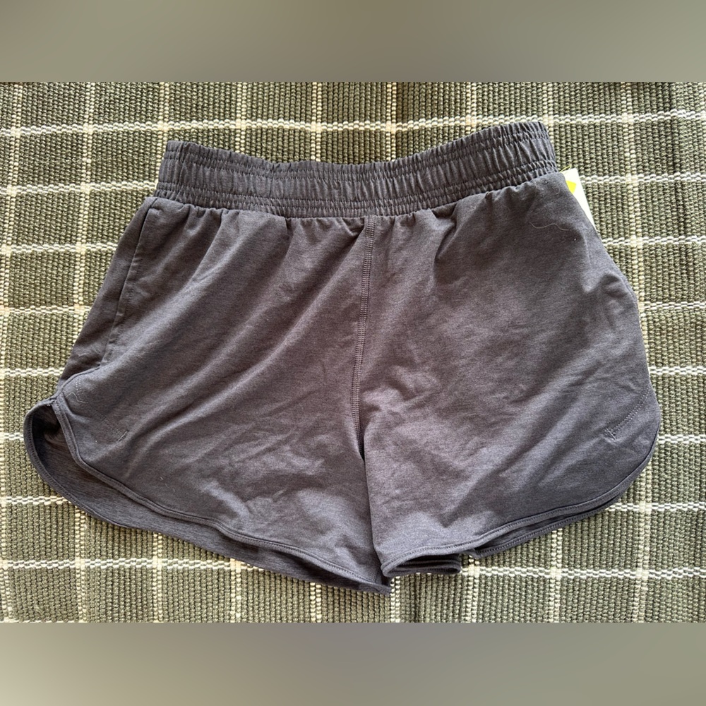 All in motion shorts - xs